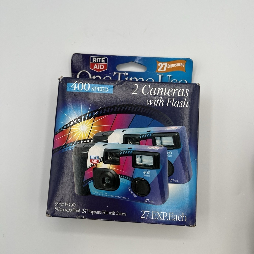 2 Vtg Disposable FILM Cameras  27 Exposures Ea. 400 Speed 35MM EXPIRED Flash - Picture 6 of 8